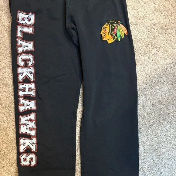 NHL Blackhawks Women's Black Joggers - Picture 4 of 4